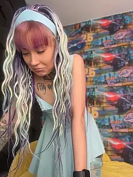 Tattoo  Moon online show from 05-08-26, 10:59