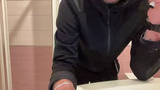 ludooo899 online show from 01-12-26, 09:42