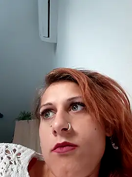 Snapshot of Bellaa25 chatting on 04-28-26, 04:23 Bellaa25 online show from 04-28-26, 04:23