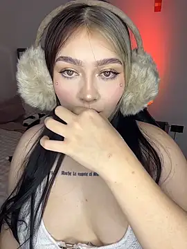 Snapshot of Daniela_ruizz chatting on 03-26-26, 01:22 Daniela ruizz online show from 03-26-26, 01:22