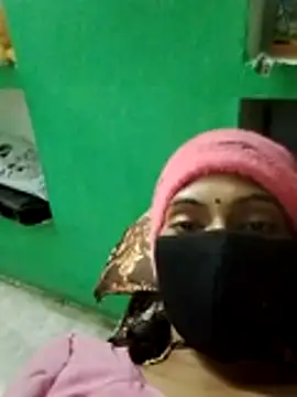 Snapshot of Sapna8080 chatting on 12-18-25, 04:46 Sapna8080 online show from 12-18-25, 04:46