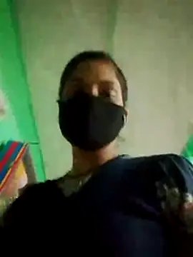 Snapshot of Sapna8080 chatting on 01-17-26, 04:50 Sapna8080 online show from 01-17-26, 04:50