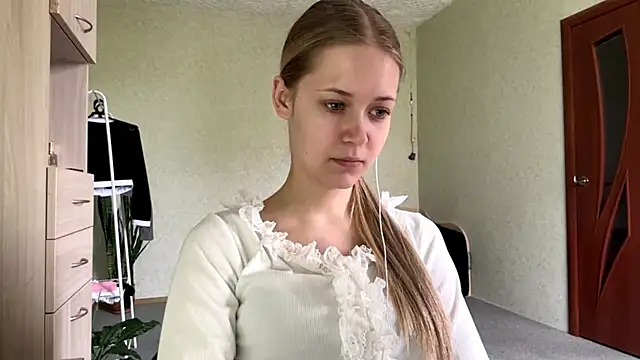 ZaidaSchwarten online show from 05-10-26, 05:45