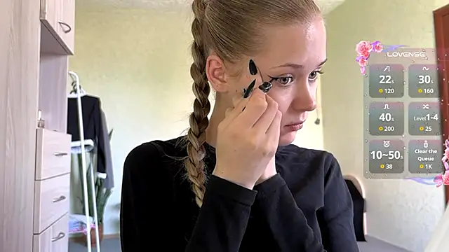 ZaidaSchwarten online show from 06-11-26, 07:17