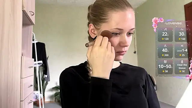 ZaidaSchwarten online show from 06-12-26, 05:28