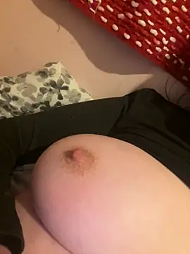 hollyxxx12 online show from 03-11-26, 08:59