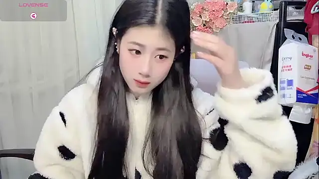 Snapshot of Yvonne-07 chatting on 02-26-26, 01:10 Yvonne-07 online show from 02-26-26, 01:10