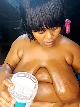 ChoklitBerryXX online show from 03-11-26, 09:21