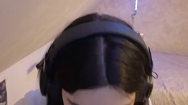 KizzieSchronce online show from 02-10-26, 11:58