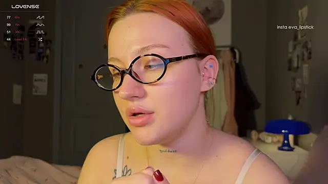 Snapshot of eva_stripchat chatting on 12-21-25, 04:36 eva stripchat online show from 12-21-25, 04:36