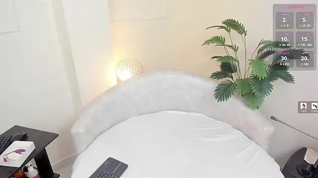 Snapshot of Nikki_Karter chatting on 03-25-26, 11:49 Nikki Karter online show from 03-25-26, 11:49