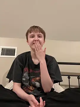 Lassie Cassie online show from 12-16-25, 03:44