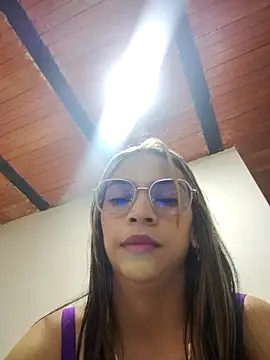 Evangeline Bonnet online show from 12-16-25, 03:44