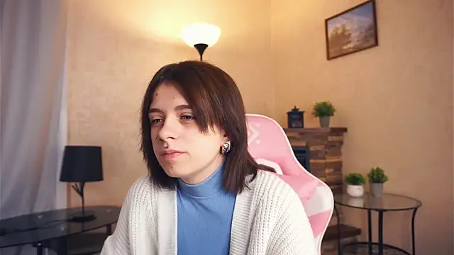 IleanaPishko online show from 12-22-25, 08:00