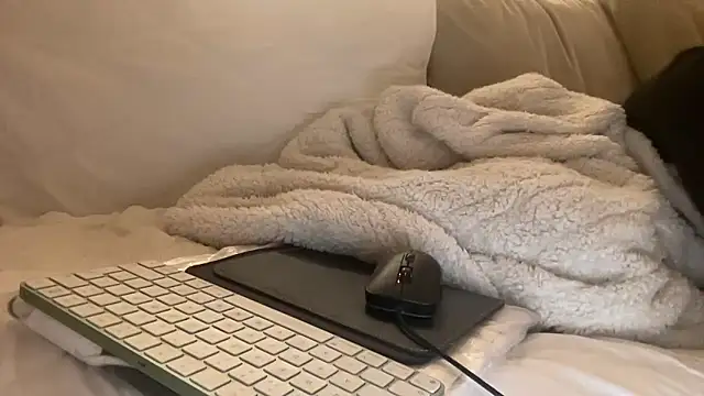 ijustturned18today online show from 01-16-26, 08:57