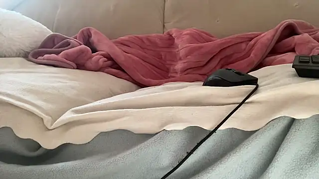 ijustturned18today online show from 02-17-26, 07:49