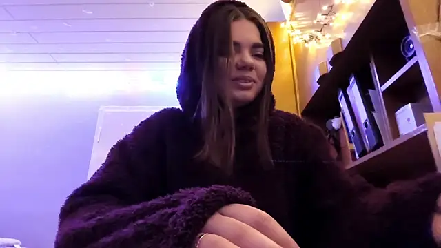 Mona Slearys online show from 12-20-25, 11:34