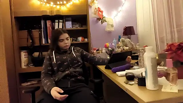 Mona Slearys online show from 01-16-26, 11:20