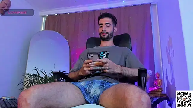 Snapshot of _YOURHERO chatting on 02-23-26, 01:52 YOURHERO online show from 02-23-26, 01:52