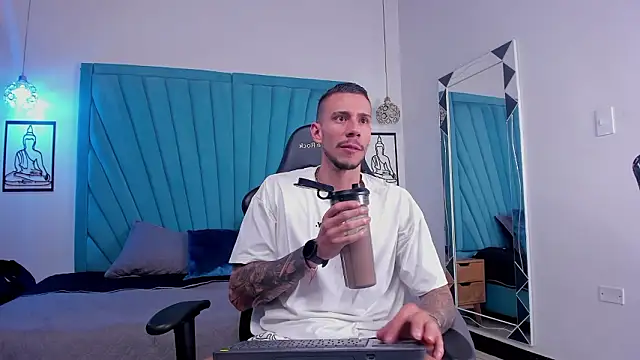 Snapshot of J_king__ chatting on 03-12-26, 09:21 J king online show from 03-12-26, 09:21