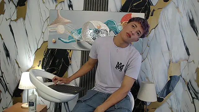 YOUNG GUYS1 online show from 02-15-26, 01:52