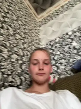 Snapshot of Barbika19 chatting on 06-27-26, 02:55 Barbika19 online show from 06-27-26, 02:55