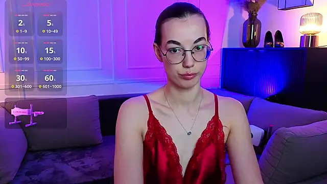 Snapshot of EmmaJacson chatting on 12-14-25, 04:23 EmmaJacson online show from 12-14-25, 04:23