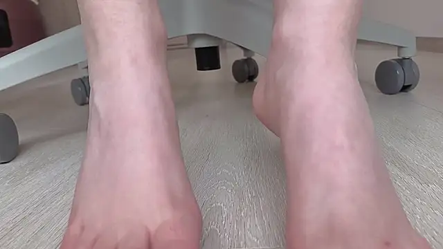 Feetbeth online show from 12-15-25, 07:40