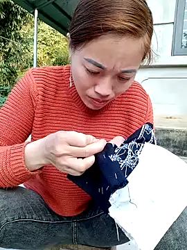 little-effy online show from 12-19-25, 08:21