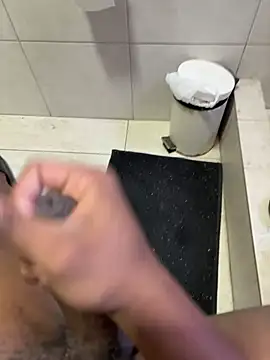 Snapshot of Comeonmyhouse22cm chatting on 03-03-26, 06:03 Comeonmyhouse22cm online show from 03-03-26, 06:03