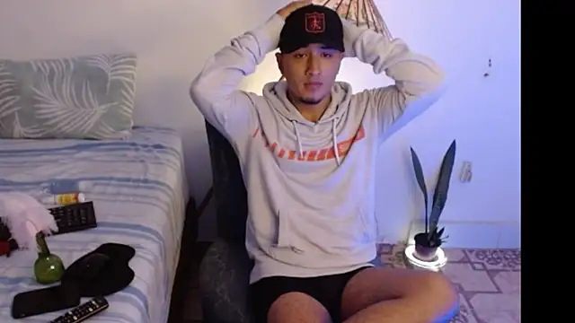 Snapshot of kyro_estrada chatting on 03-03-26, 11:10 kyro estrada online show from 03-03-26, 11:10