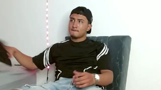 Snapshot of kyro_estrada chatting on 04-13-26, 01:00 kyro estrada online show from 04-13-26, 01:00