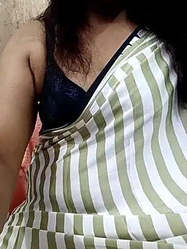 Snapshot of kusbu0077 chatting on 04-09-26, 04:56 kusbu0077 online show from 04-09-26, 04:56