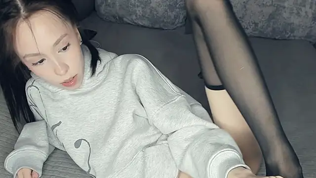 Emilllycutemurr online show from 04-05-26, 08:39