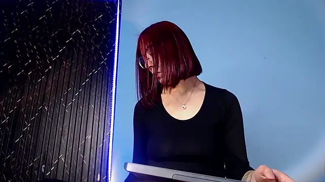 Snapshot of Moolly_Evanz chatting on 02-21-26, 04:30 Moolly Evanz online show from 02-21-26, 04:30