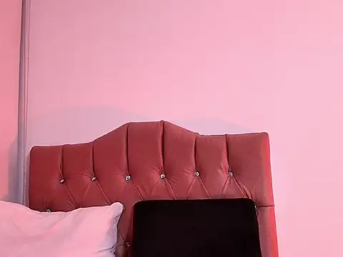 Snapshot of emma_honey__ chatting on 02-24-26, 03:15 emma honey online show from 02-24-26, 03:15