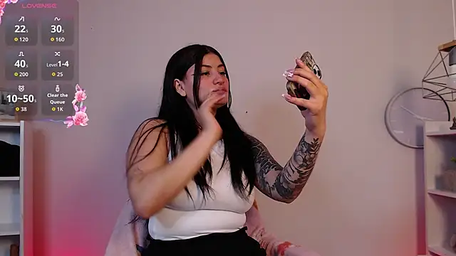 Lunaclarx online show from 01-19-26, 12:09