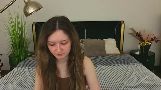 CyrenaLuxe online show from 03-28-26, 08:41