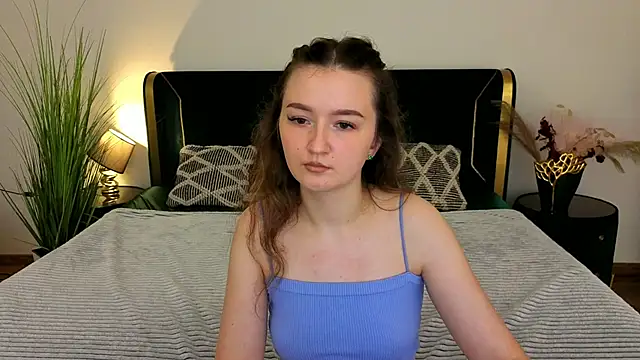 CyrenaLuxe online show from 05-11-26, 07:33