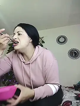 Snapshot of Juli_castillo1 chatting on 03-26-26, 01:38 Juli castillo1 online show from 03-26-26, 01:38