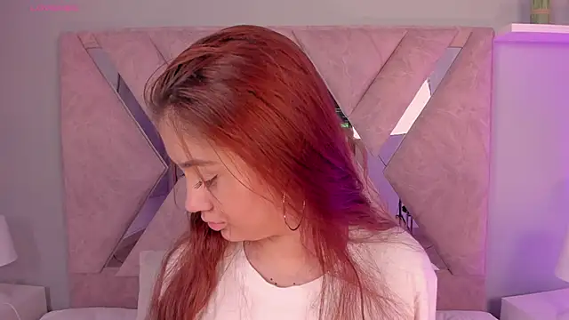Amelia Saenz  online show from 06-15-26, 07:27