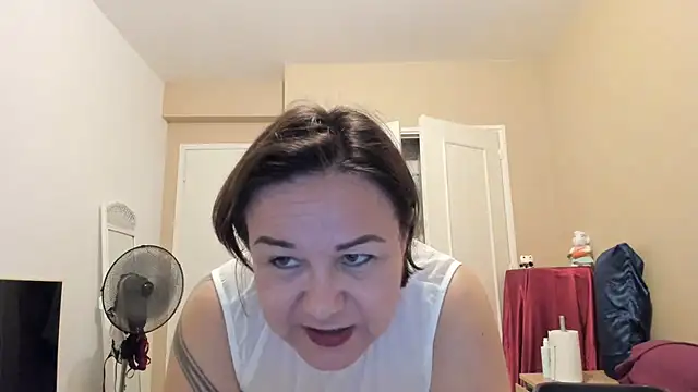 tantriquegirl06 online show from 06-21-26, 07:38