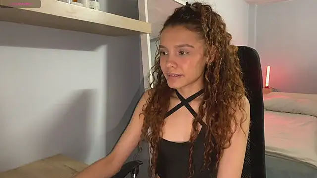 Snapshot of Sunshineegirll chatting on 12-20-25, 07:21 Sunshineegirll online show from 12-20-25, 07:21