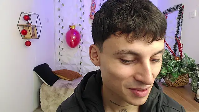 Noah Vera online show from 12-16-25, 03:44