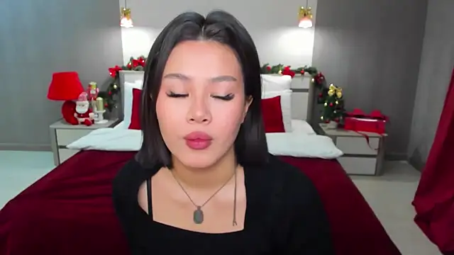 Brunette Charm online show from 12-14-25, 06:23