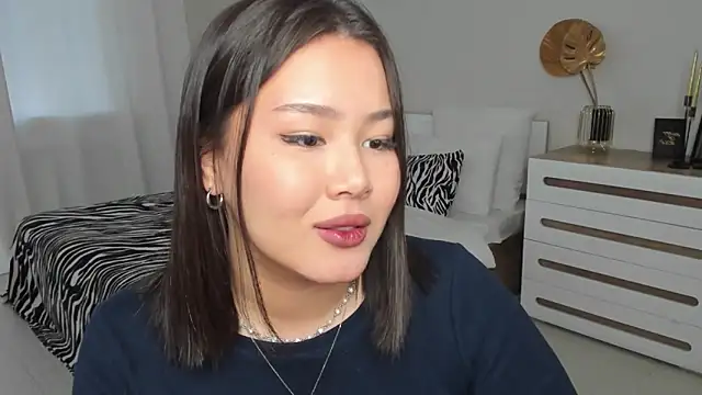Snapshot of Brunette_Charm chatting on 03-31-26, 11:21 Brunette Charm online show from 03-31-26, 11:21
