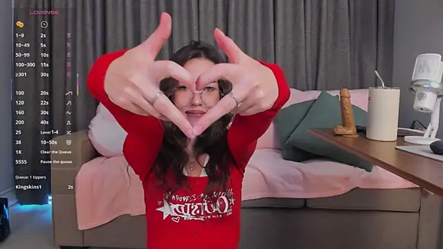 AliceCloudy online show from 02-06-26, 01:32