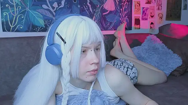PeacchyPawss online show from 05-11-26, 09:48