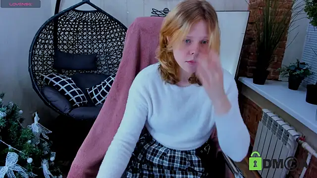 Snapshot of Soft_Flame chatting on 12-20-25, 03:30 Soft Flame online show from 12-20-25, 03:30