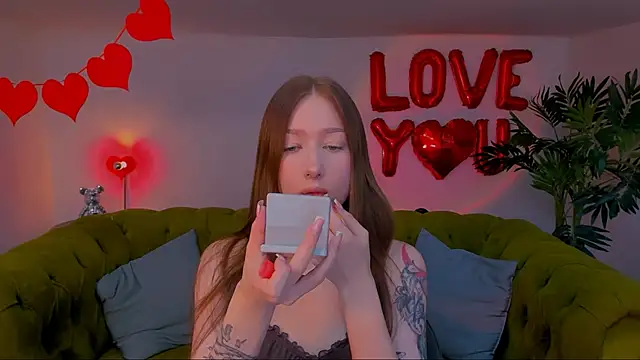 Snapshot of Echoes_of_Heat chatting on 02-21-26, 08:21 Echoes of Heat online show from 02-21-26, 08:21